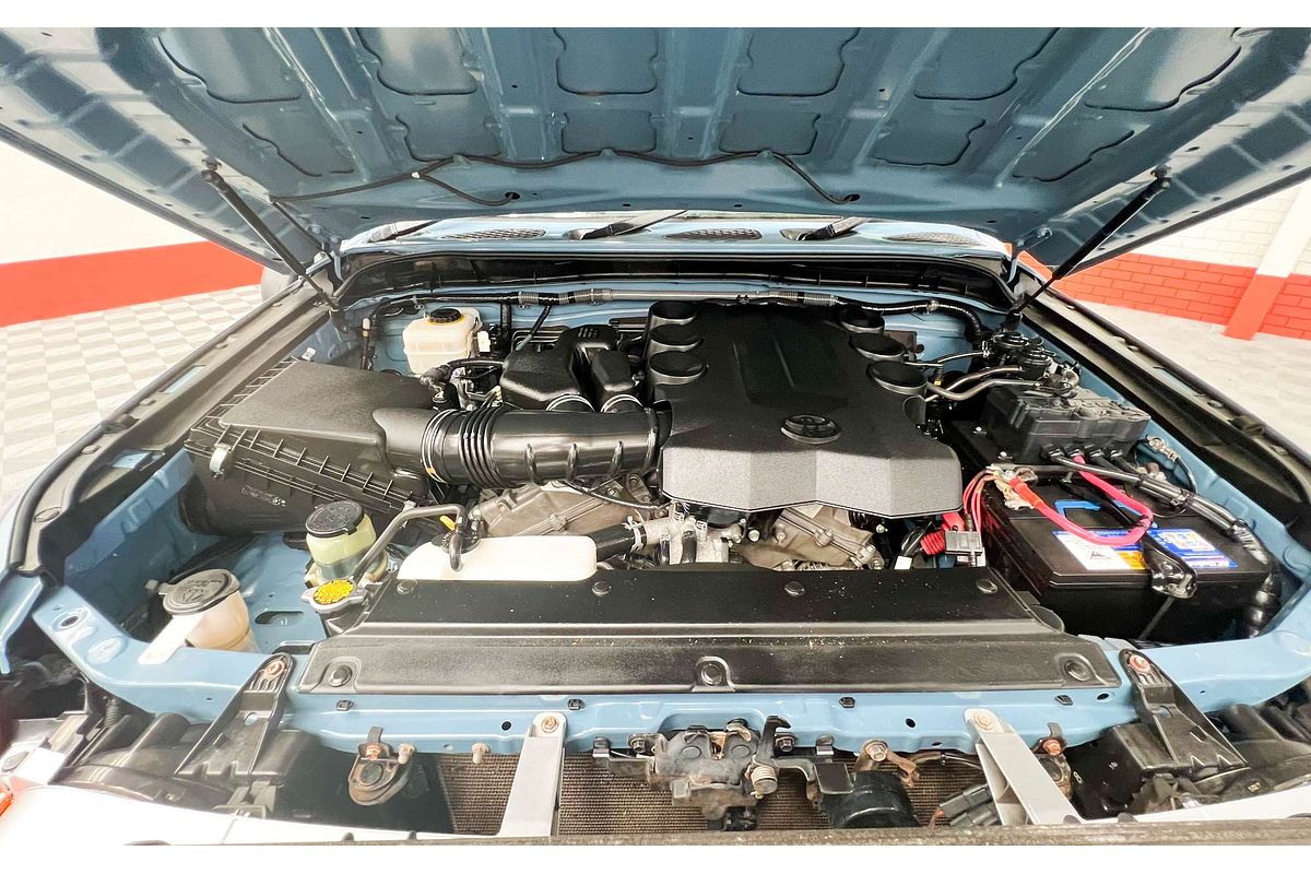 2013 Toyota FJ Cruiser GSJ15R