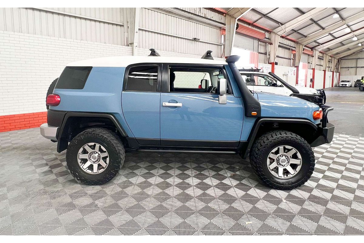 2013 Toyota FJ Cruiser GSJ15R