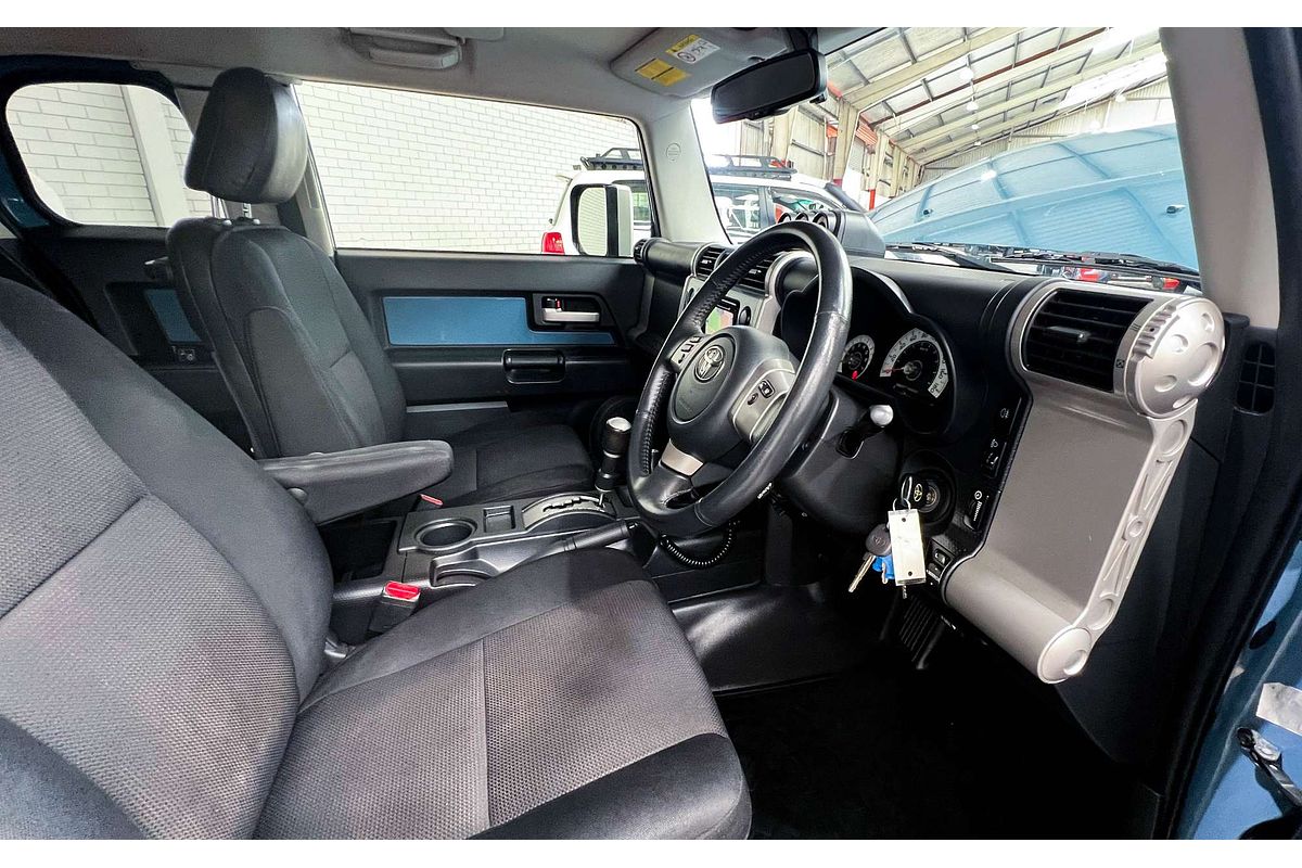 2013 Toyota FJ Cruiser GSJ15R
