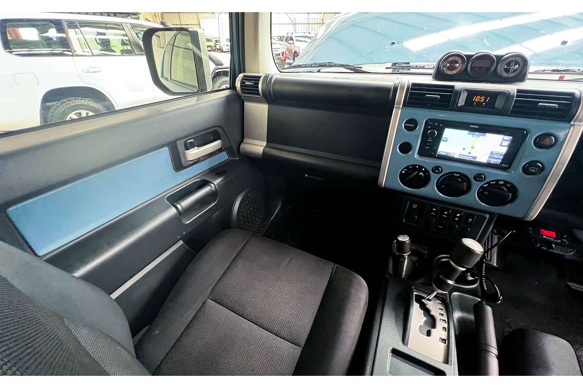 2013 Toyota FJ Cruiser GSJ15R