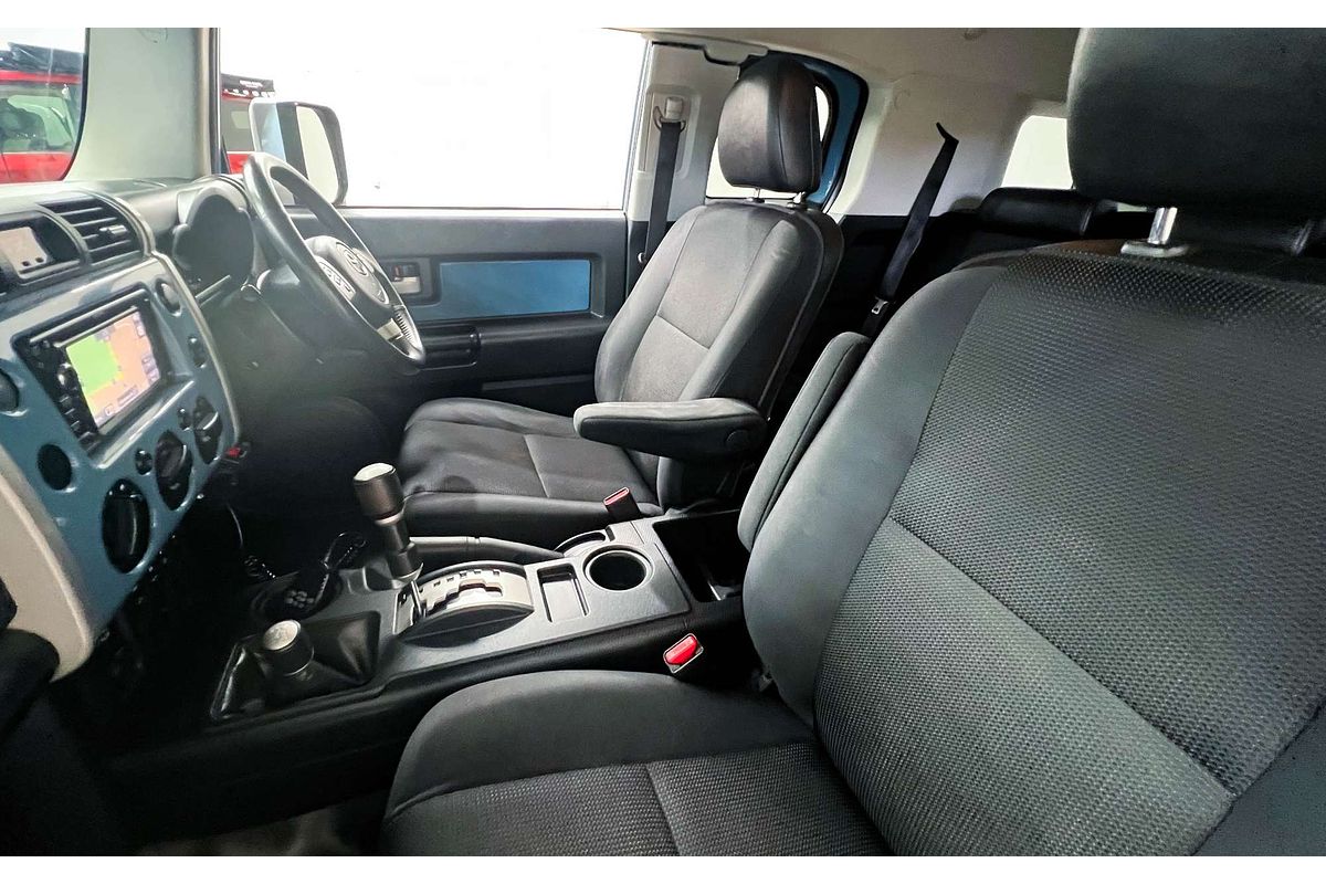 2013 Toyota FJ Cruiser GSJ15R