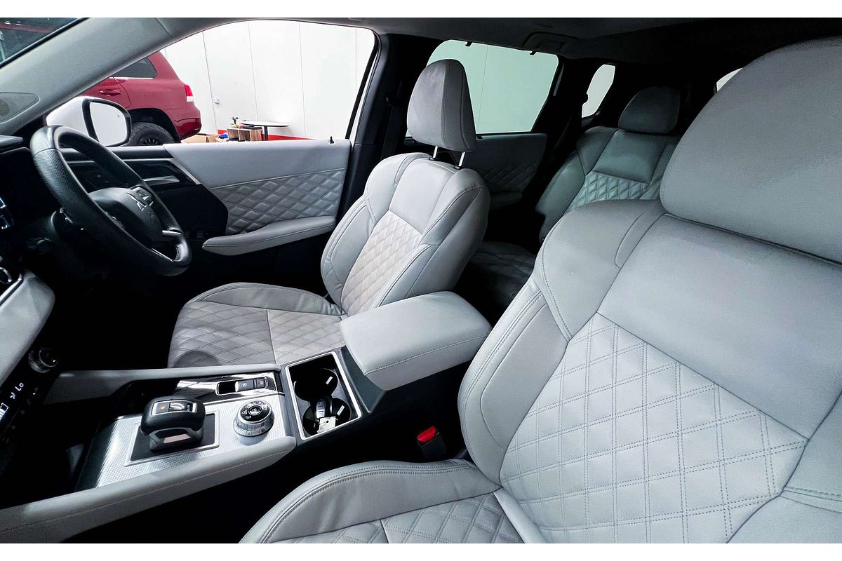 2021 Mitsubishi Outlander Exceed ZL