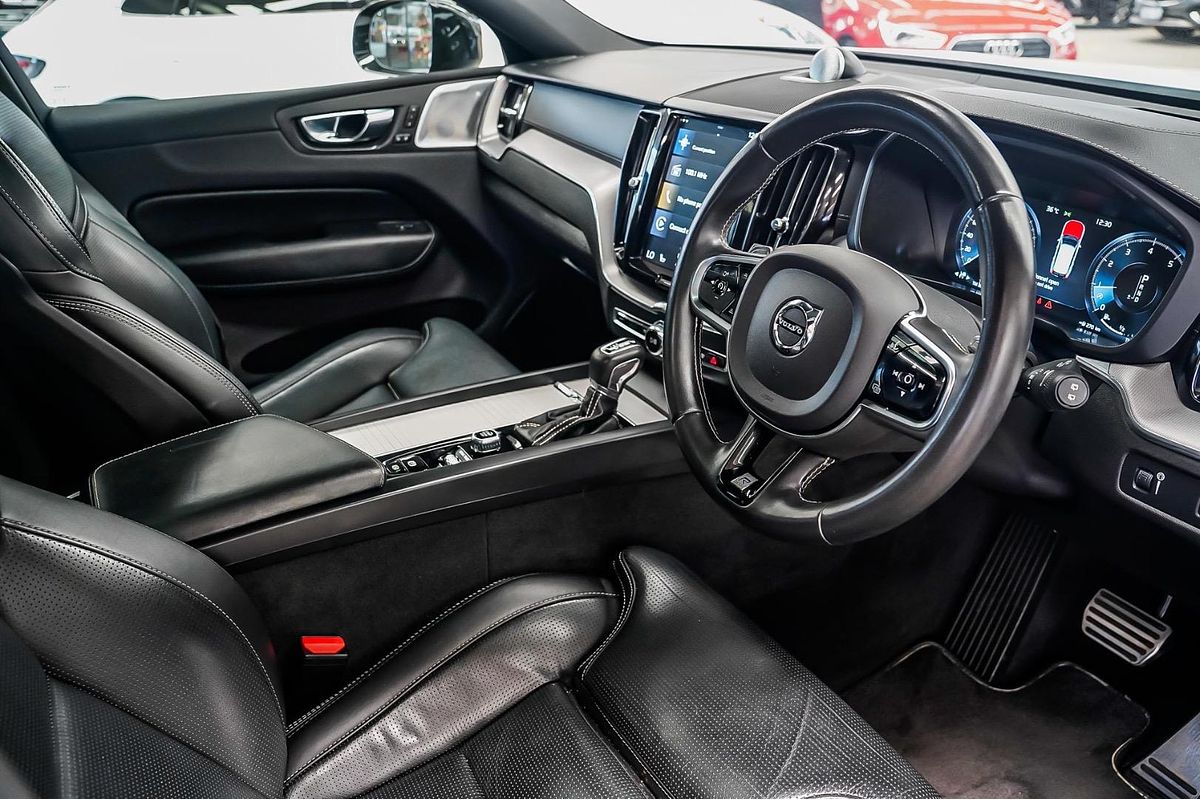 2020 Volvo XC60 T6 R-Design