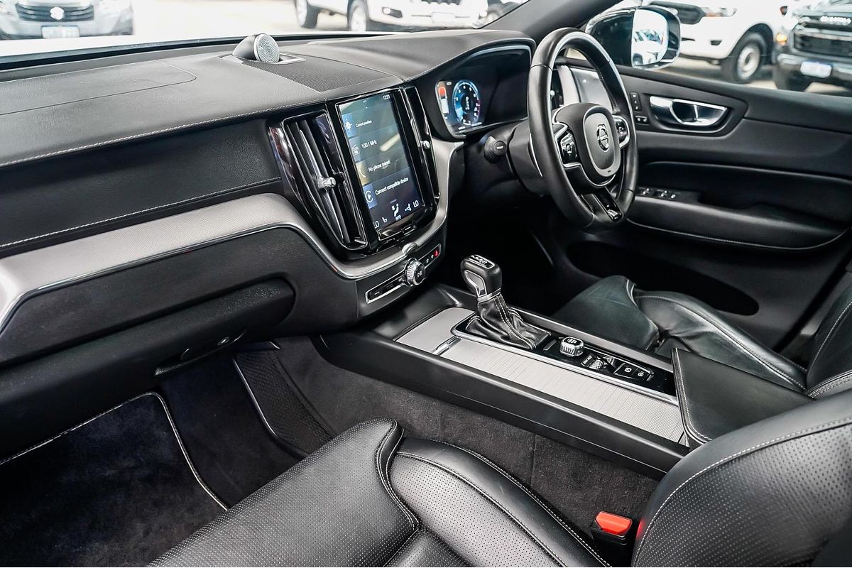 2020 Volvo XC60 T6 R-Design