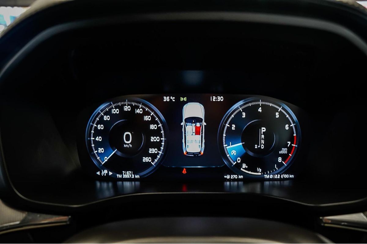 2020 Volvo XC60 T6 R-Design