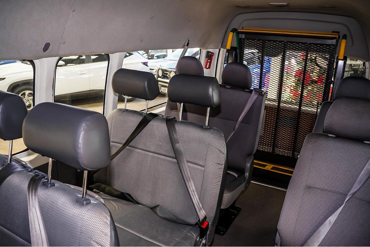 2009 Toyota Hiace Commuter KDH223R