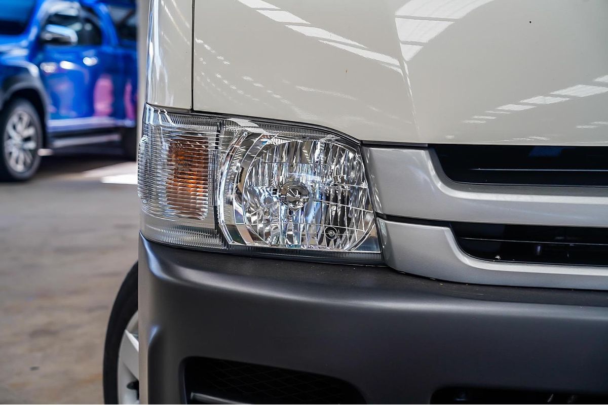 2009 Toyota Hiace Commuter KDH223R