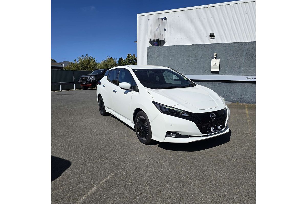2023 Nissan LEAF ZE1