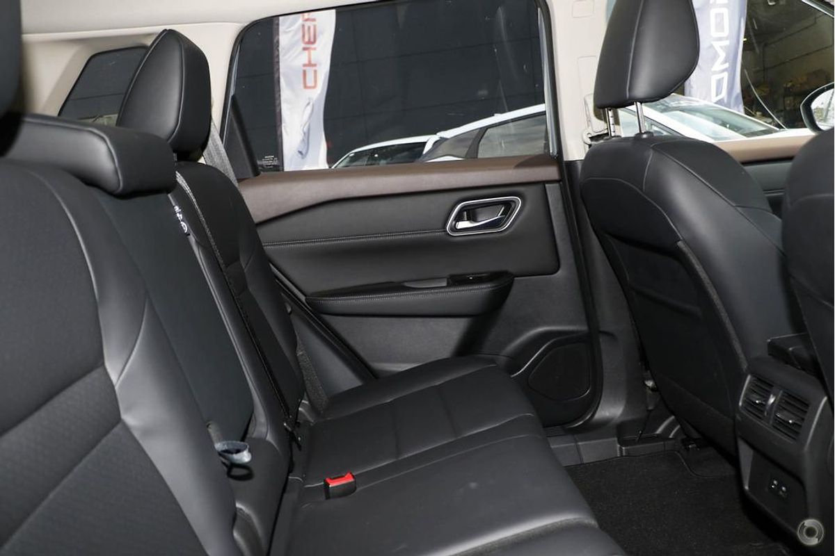 2024 Nissan X-TRAIL ST-L T33