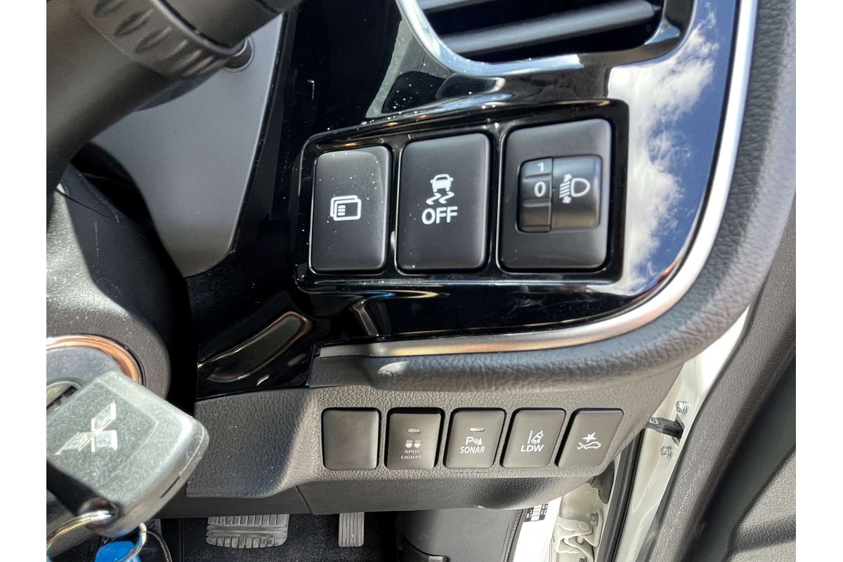 2017 Mitsubishi Outlander ES ADAS ZL