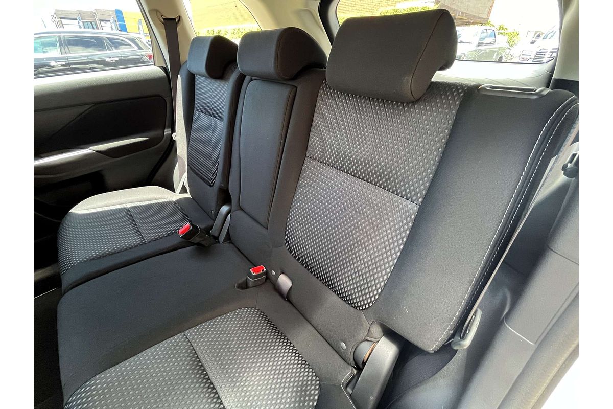 2017 Mitsubishi Outlander ES ADAS ZL
