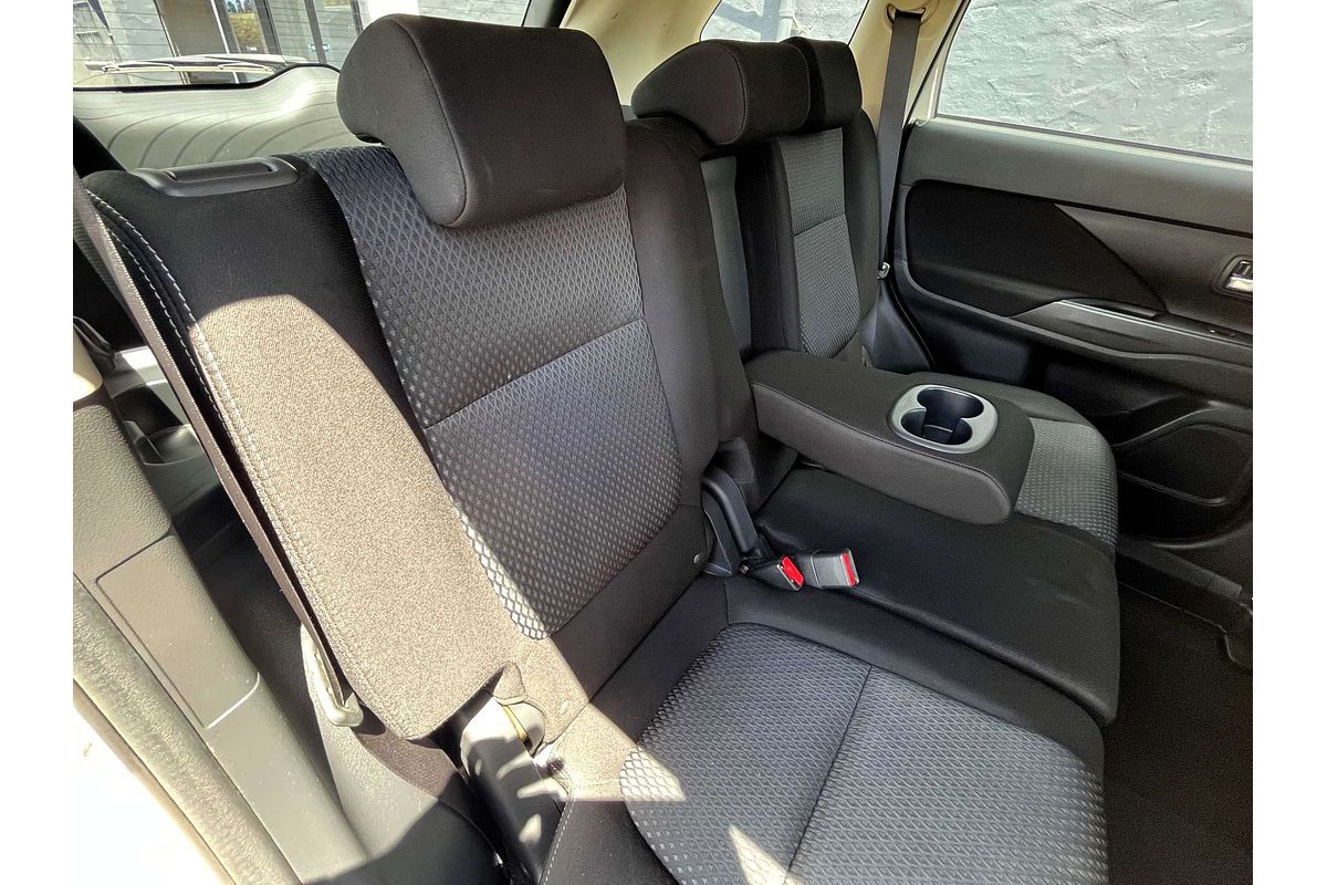 2017 Mitsubishi Outlander ES ADAS ZL