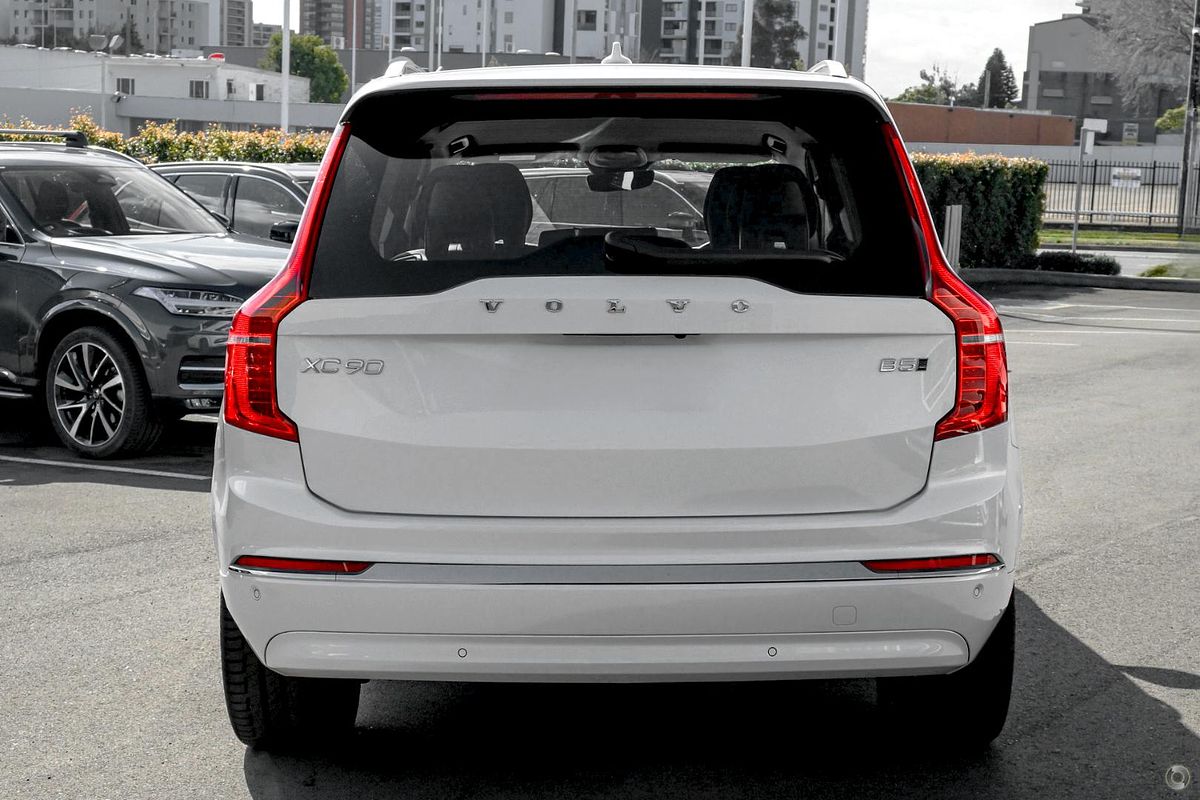 2023 Volvo XC90 Ultimate B5 Bright