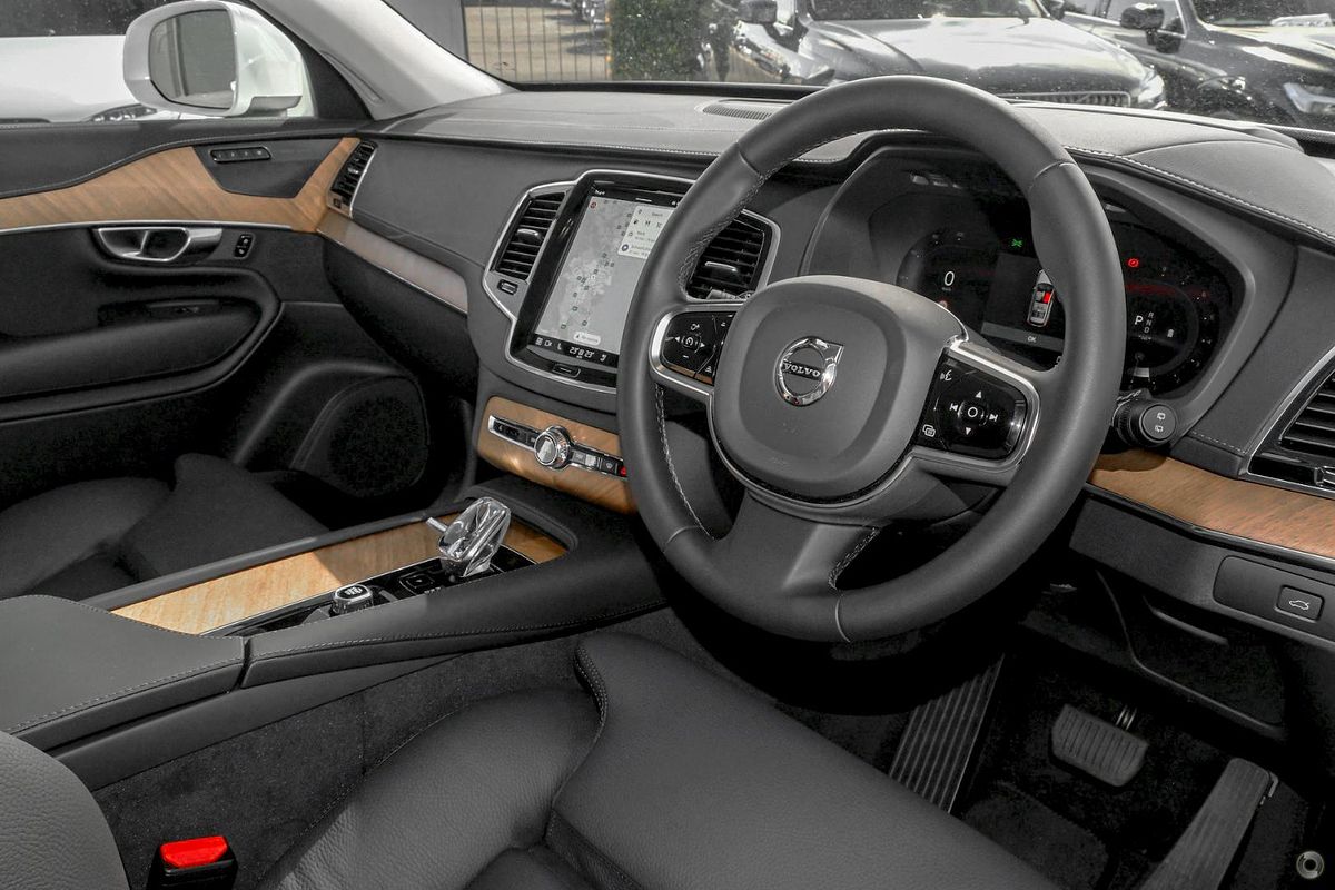 2023 Volvo XC90 Ultimate B5 Bright