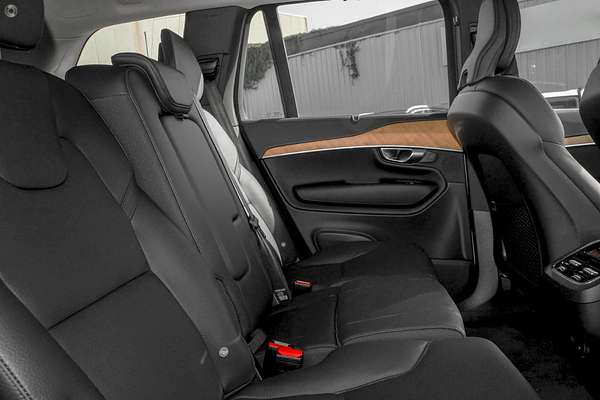 2023 Volvo XC90 Ultimate B5 Bright