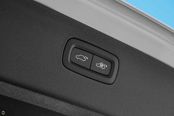 2023 Volvo XC90 Ultimate B5 Bright