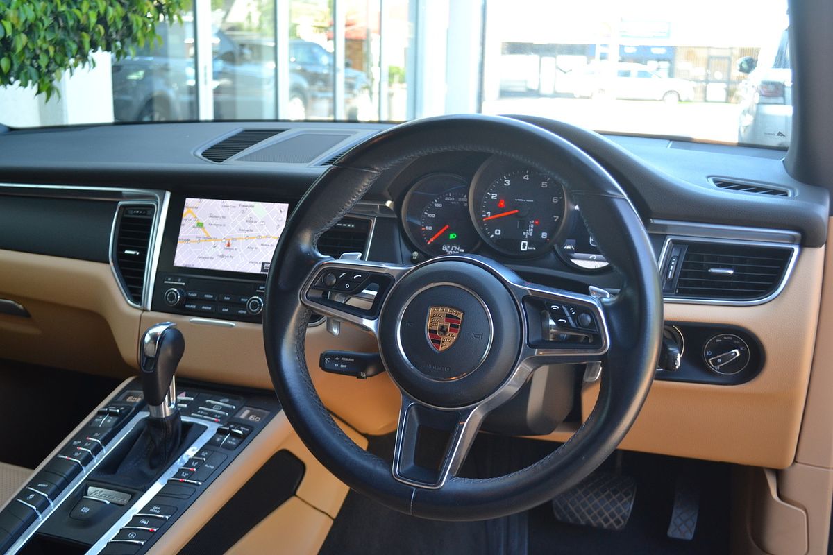2017 Porsche Macan 95B