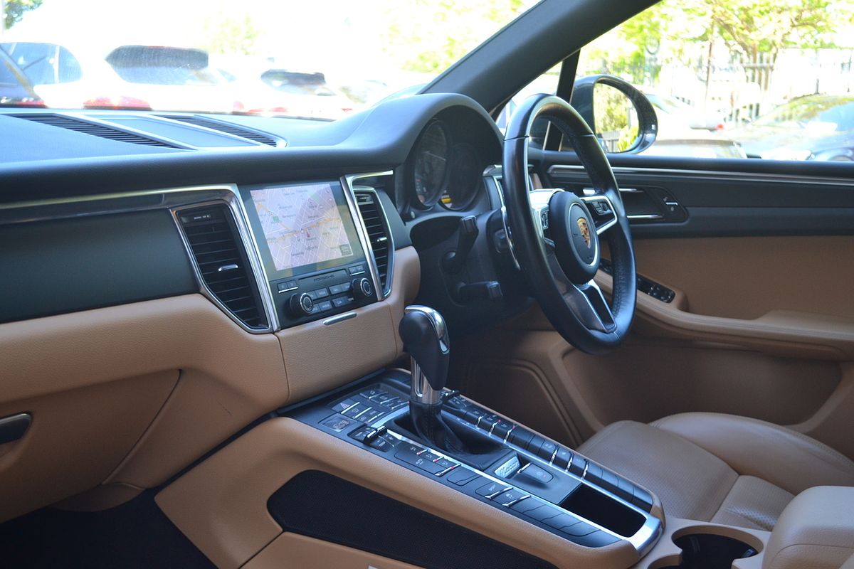 2017 Porsche Macan 95B
