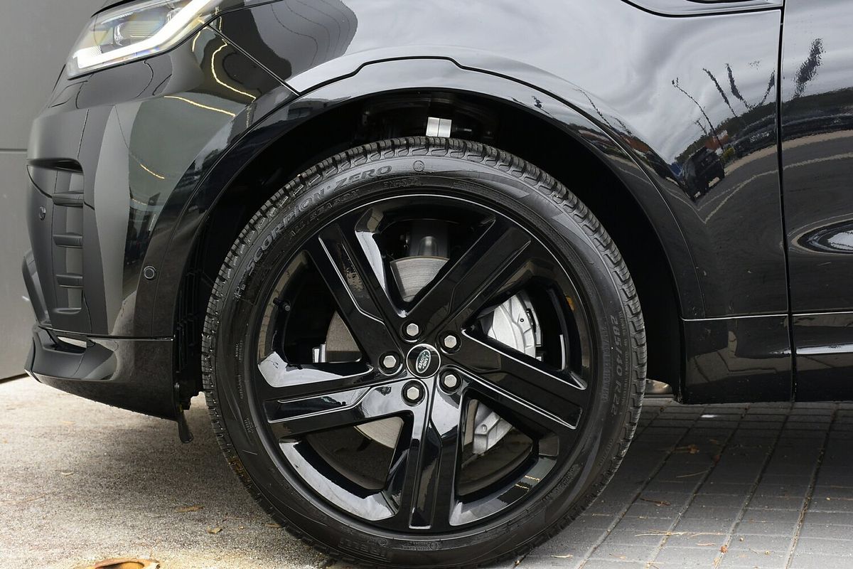 2024 Land Rover Discovery D300 Dynamic SE Series 5