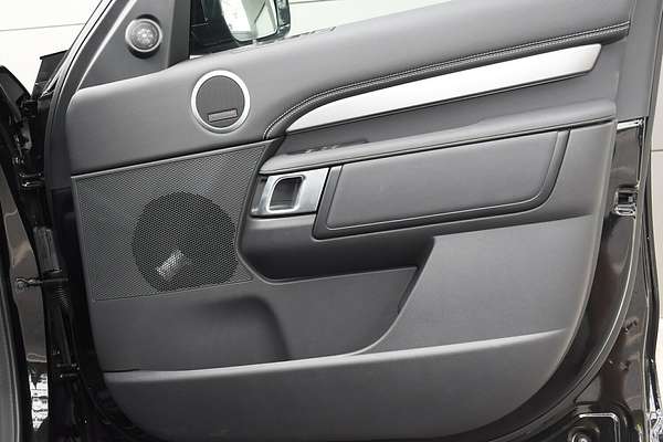 2024 Land Rover Discovery D300 Dynamic SE Series 5