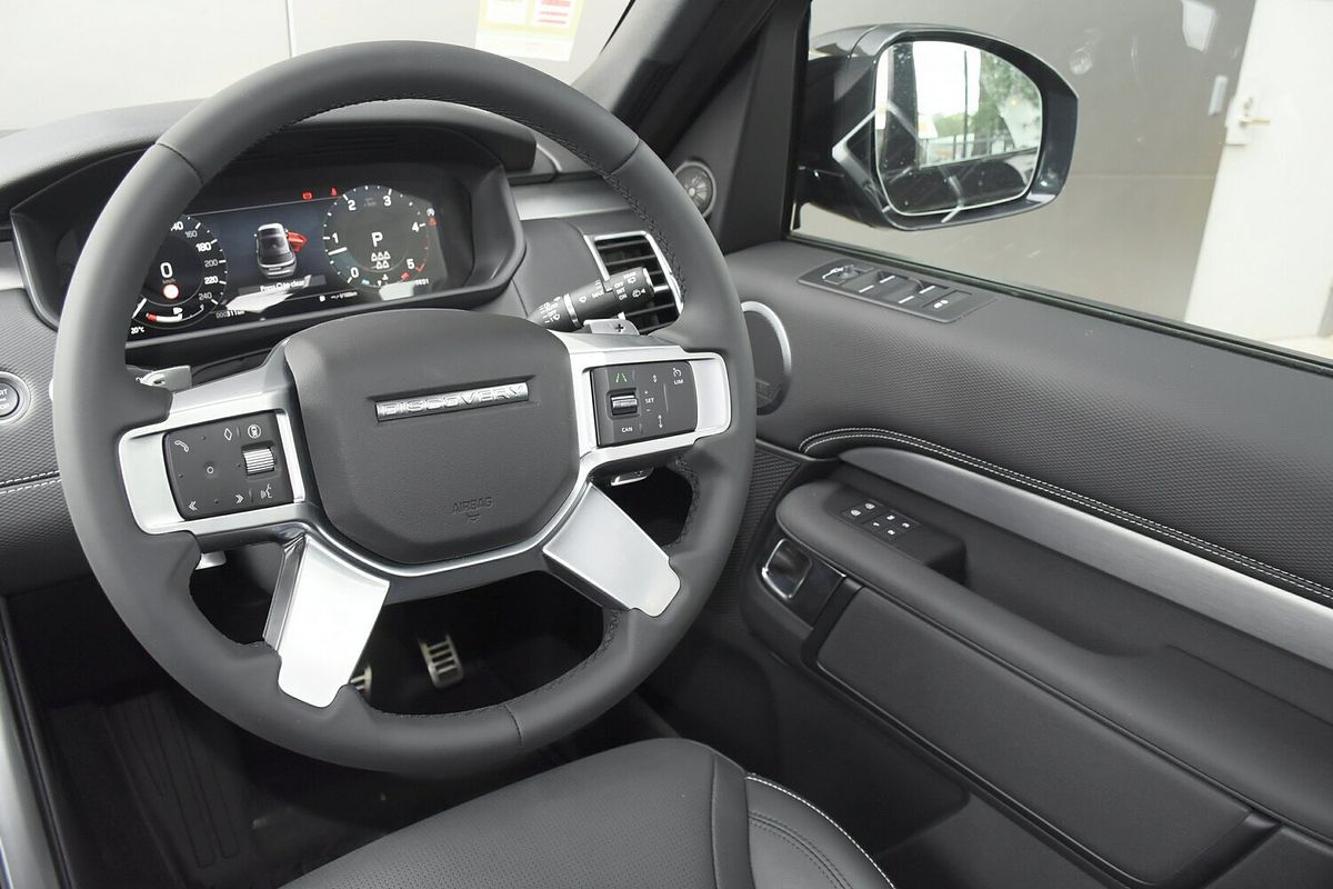 2024 Land Rover Discovery D300 Dynamic SE Series 5