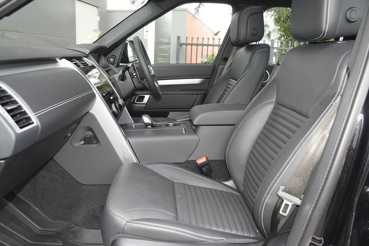 2024 Land Rover Discovery D300 Dynamic SE Series 5