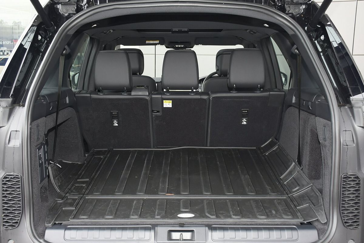 2024 Land Rover Discovery D300 Dynamic SE Series 5