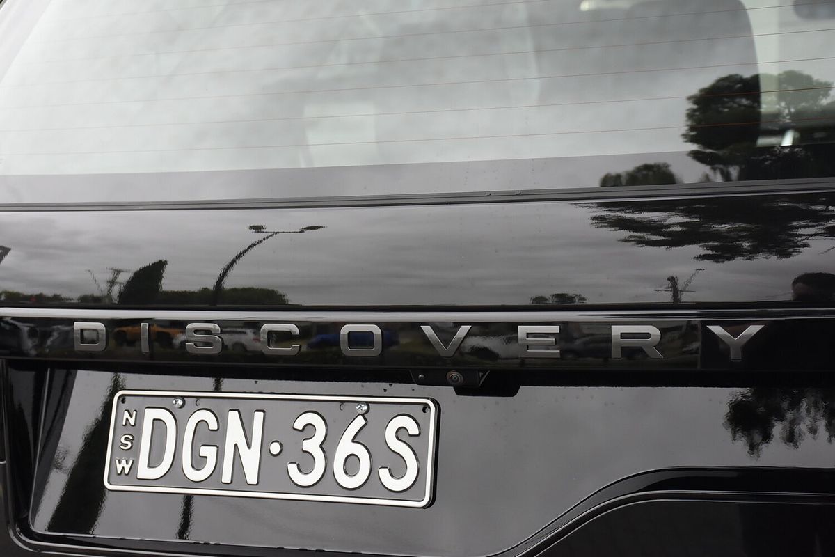 2024 Land Rover Discovery D300 Dynamic SE Series 5