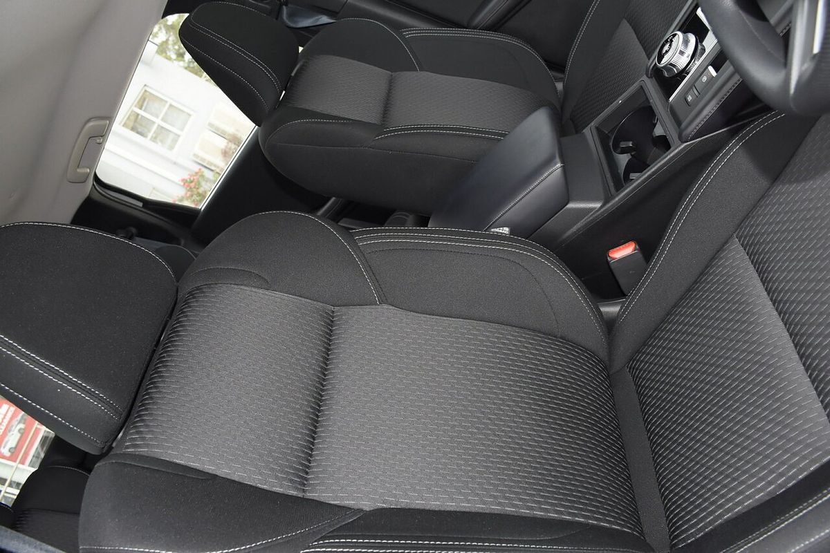 2023 Mitsubishi Outlander ES ZM