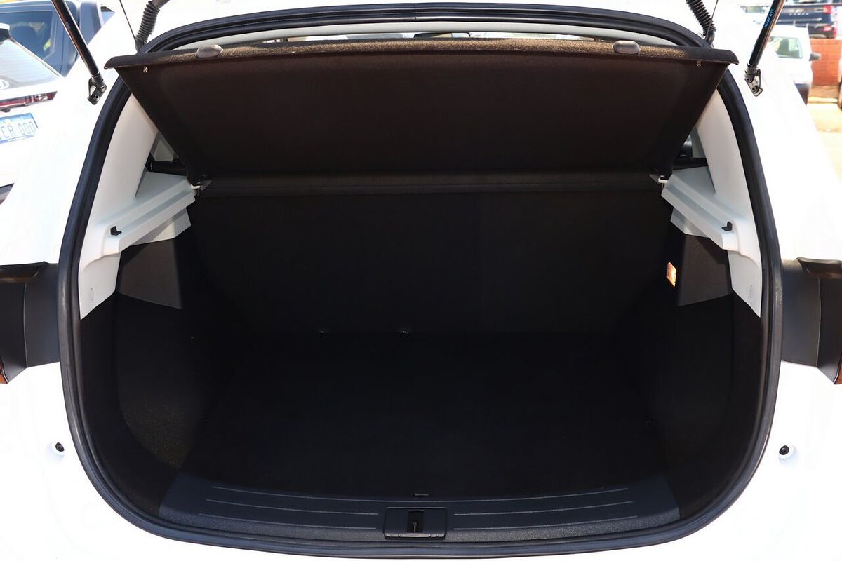 2020 MG ZS Essence AZS1