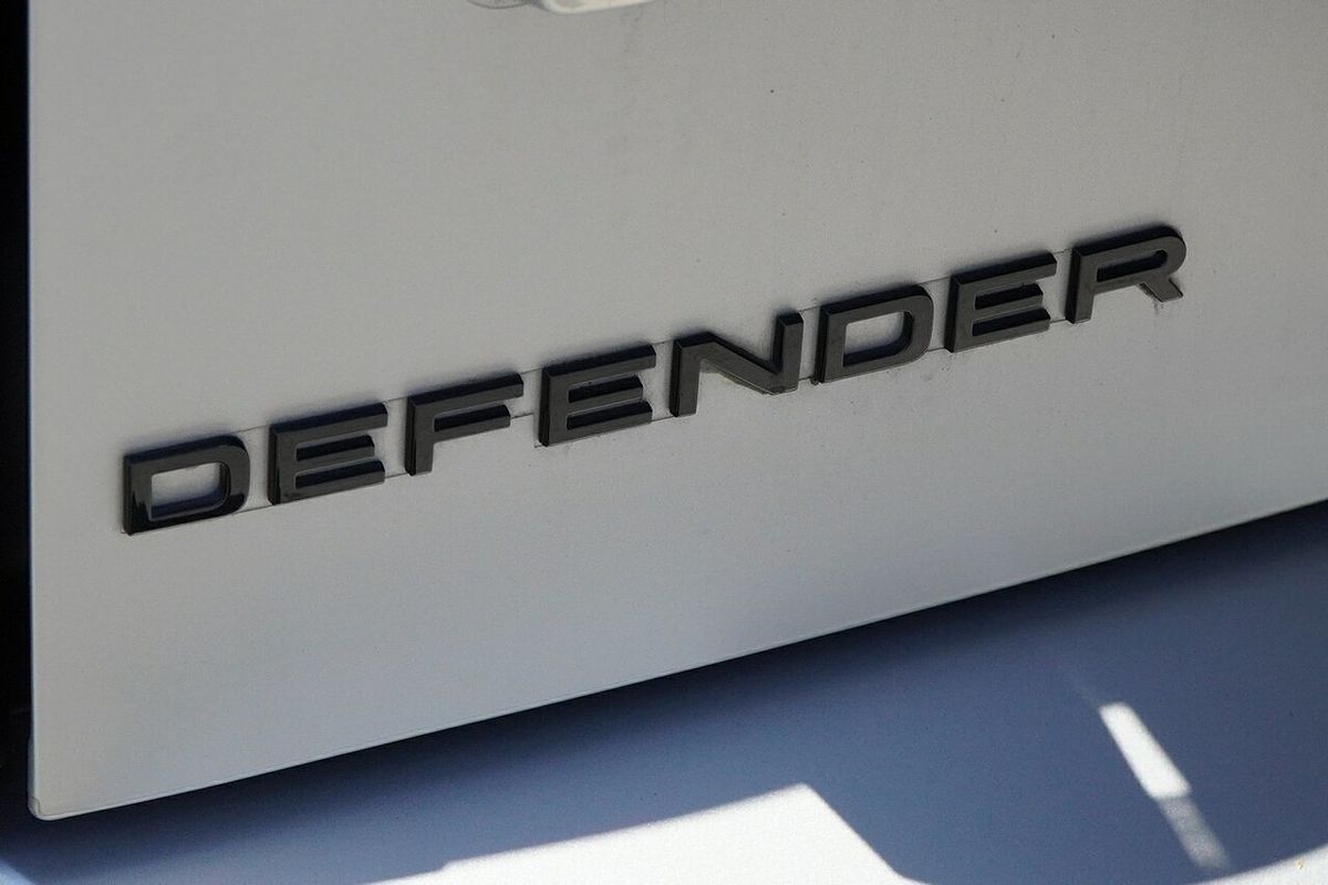 2022 Land Rover Defender 90 P300 S L663