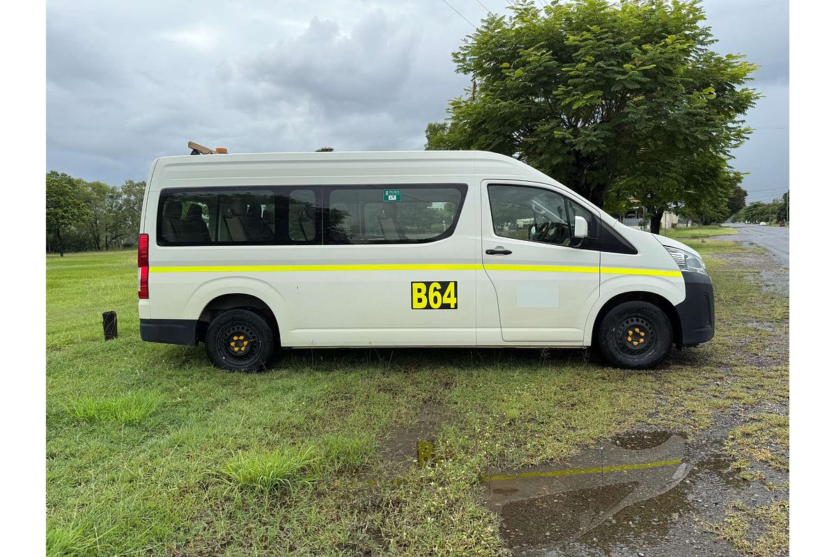 2019 Toyota Hiace Commuter GDH322R