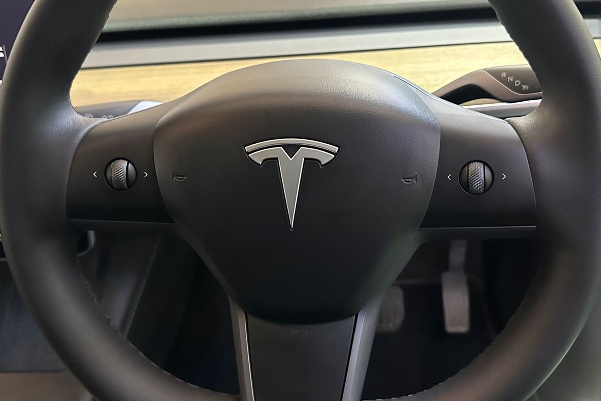 2023 Tesla Model Y Rear-Wheel Drive