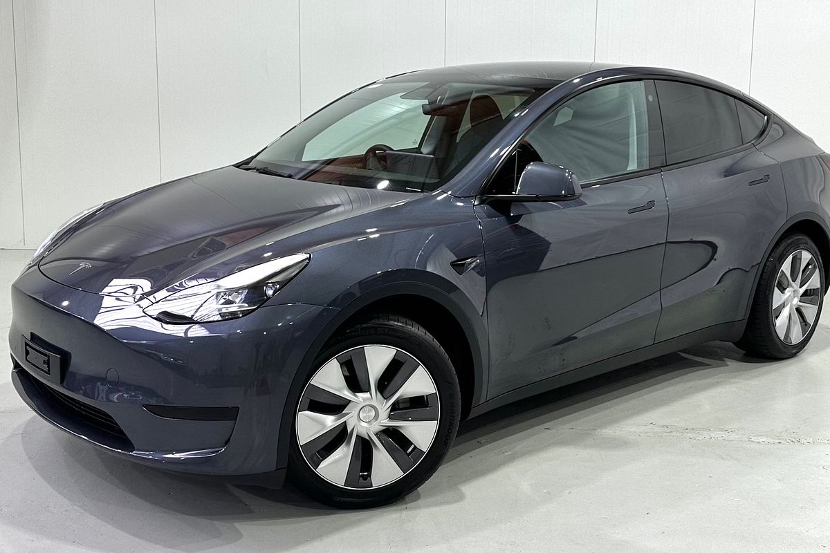 2023 Tesla Model Y Rear-Wheel Drive