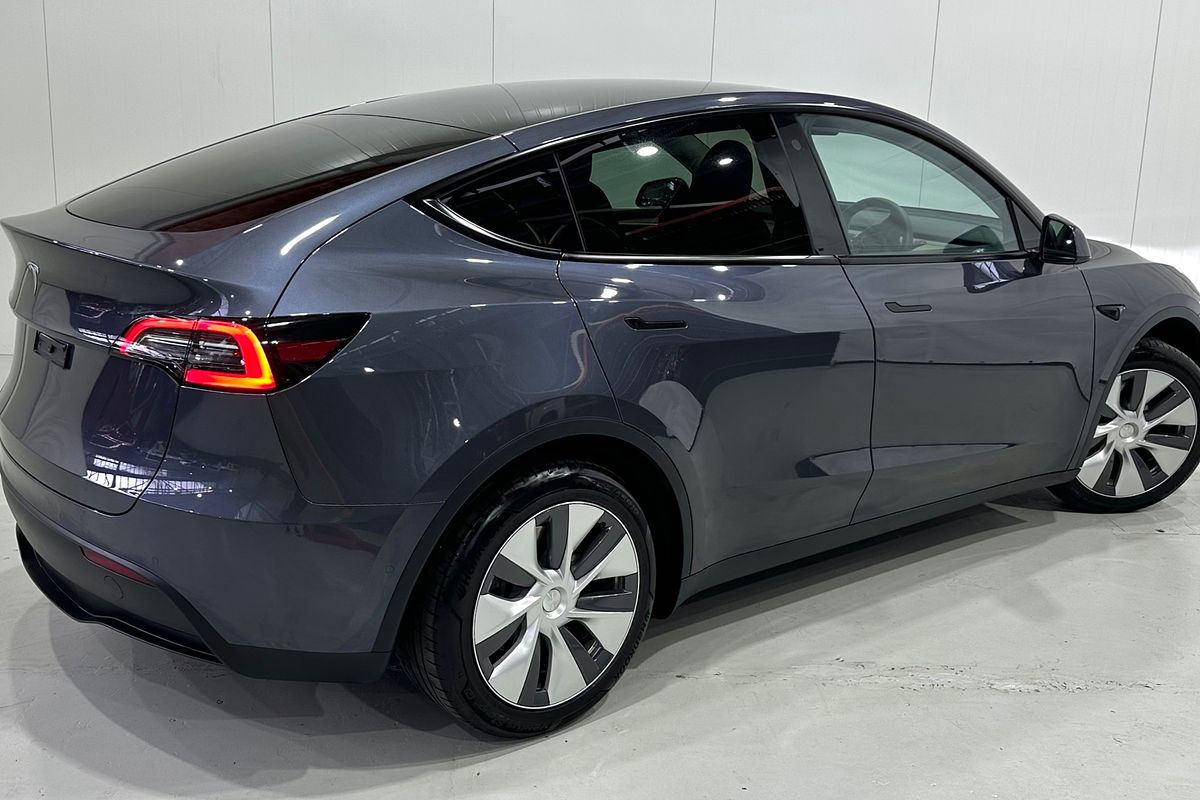 2023 Tesla Model Y Rear-Wheel Drive