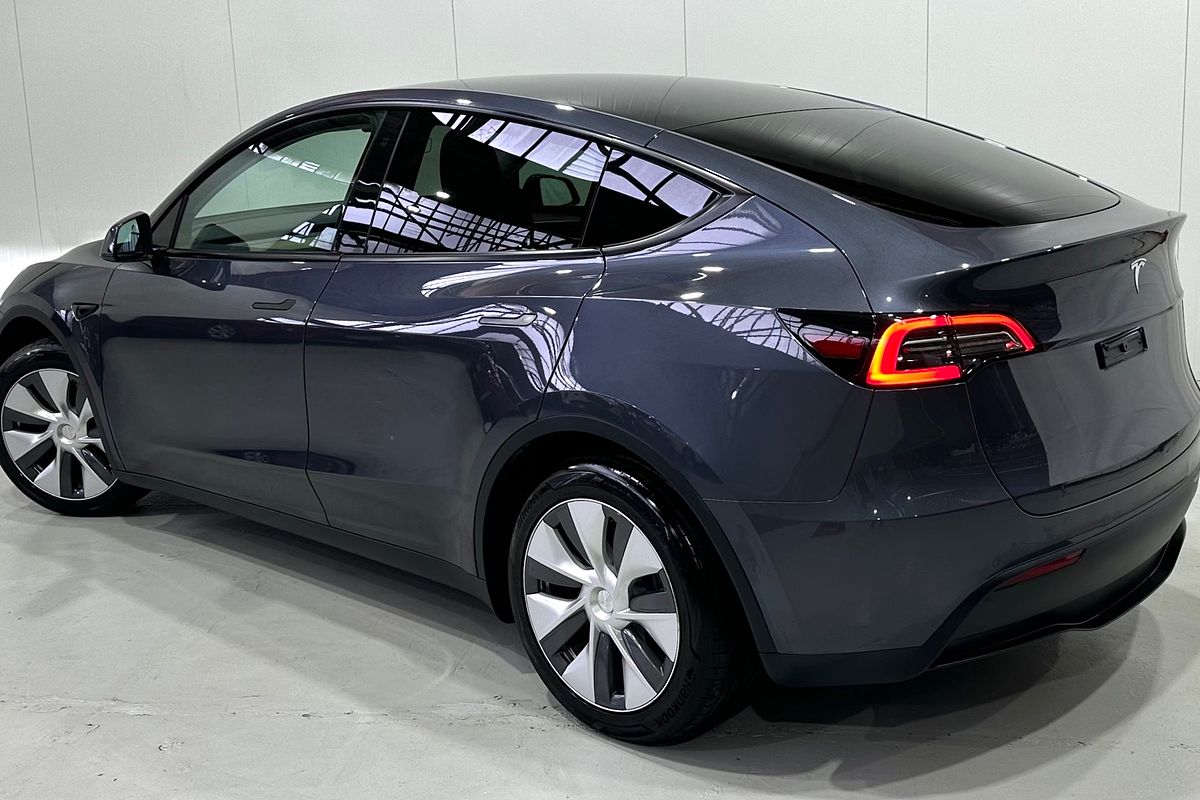 2023 Tesla Model Y Rear-Wheel Drive