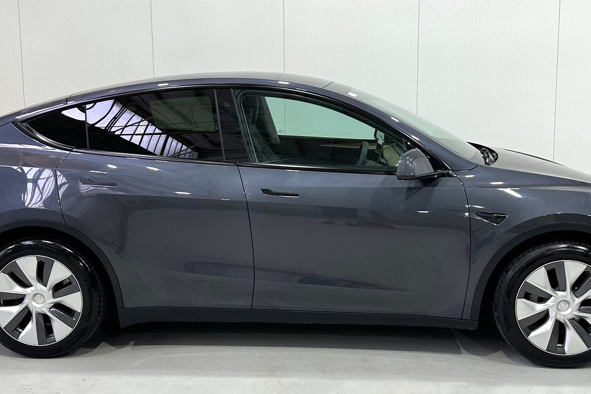 2023 Tesla Model Y Rear-Wheel Drive