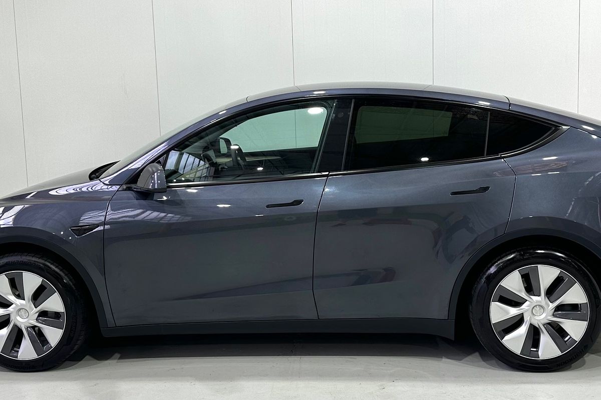 2023 Tesla Model Y Rear-Wheel Drive