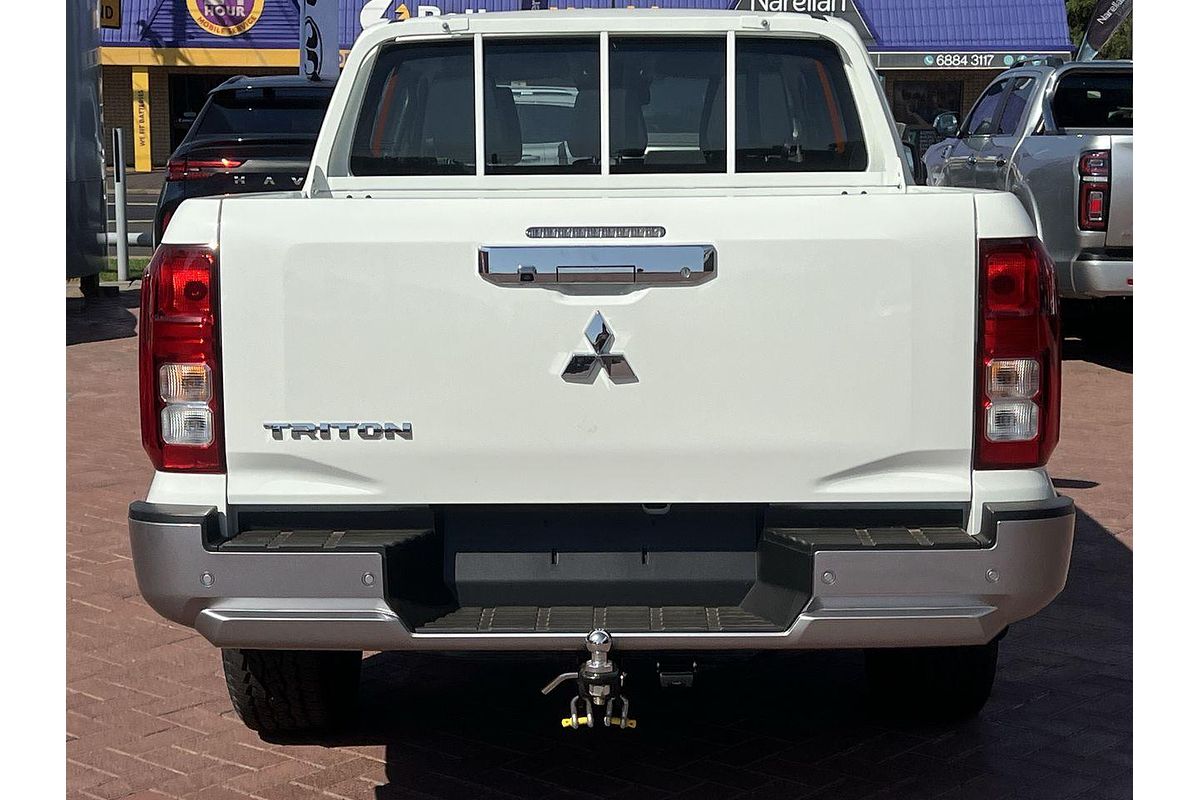 2024 Mitsubishi Triton GLX MV 4X4