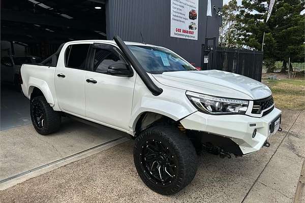 2018 Toyota HILUX SR5 (4x4) GUN126R MY17
