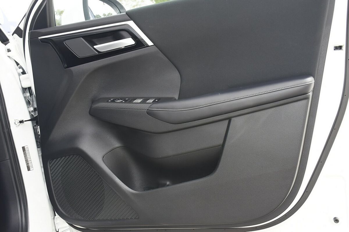 2023 Mitsubishi Outlander ES ZM