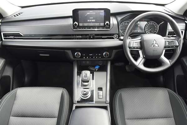 2023 Mitsubishi Outlander ES ZM