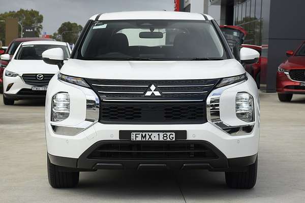 2023 Mitsubishi Outlander ES ZM