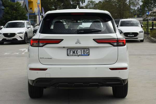 2023 Mitsubishi Outlander ES ZM