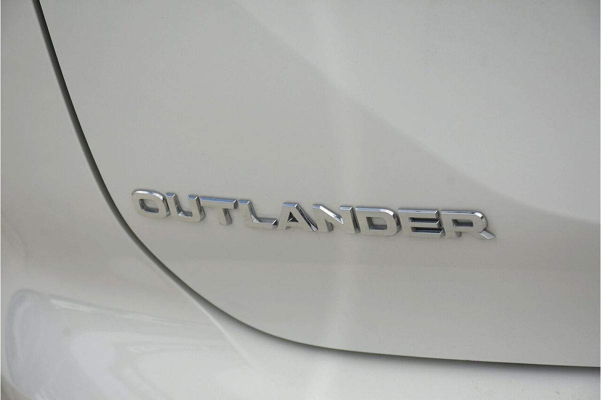 2023 Mitsubishi Outlander ES ZM