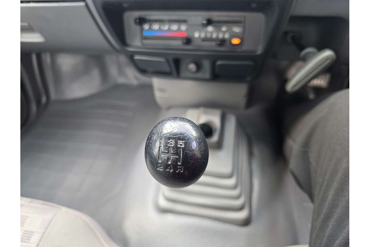 2010 Nissan Navara DX D22 Rear Wheel Drive
