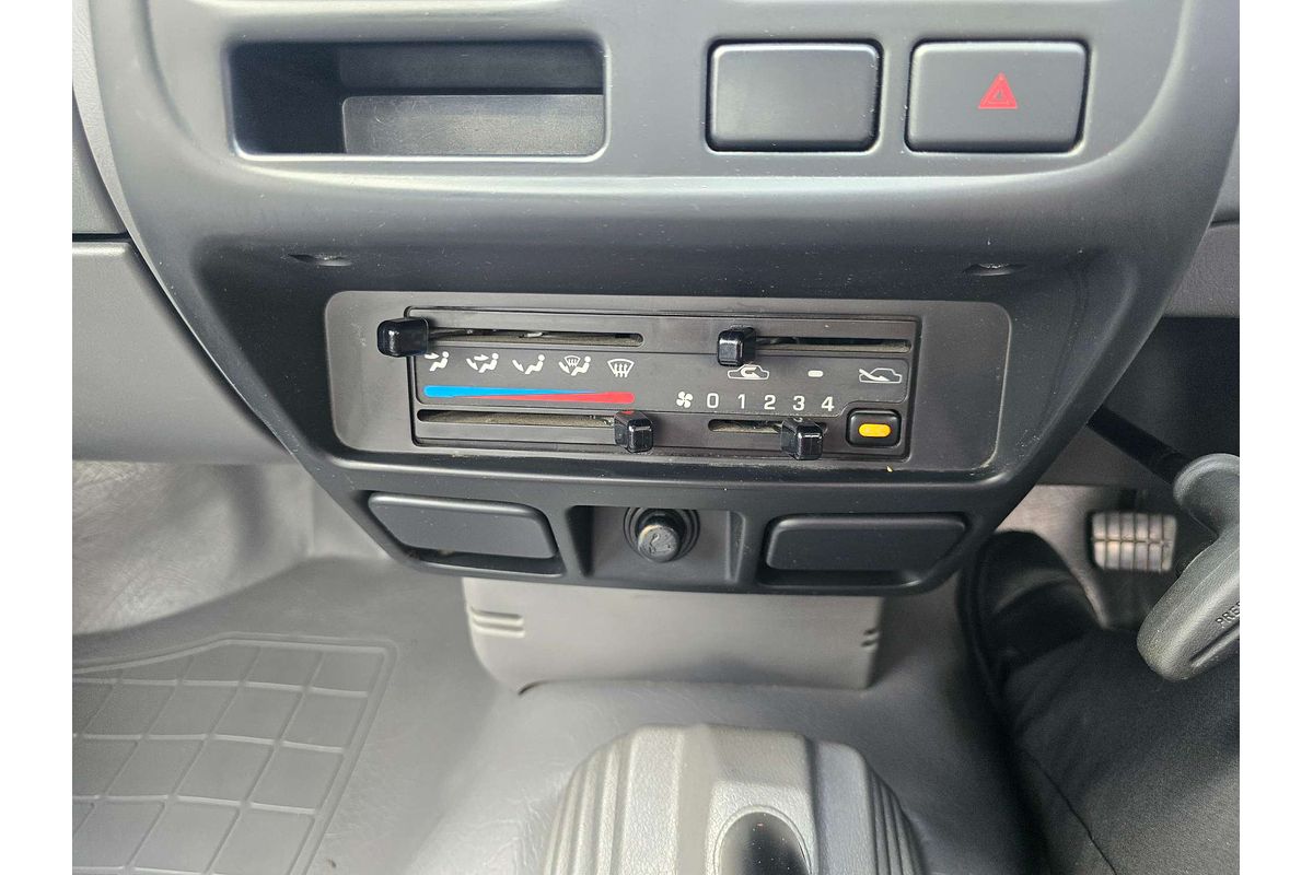 2010 Nissan Navara DX D22 Rear Wheel Drive