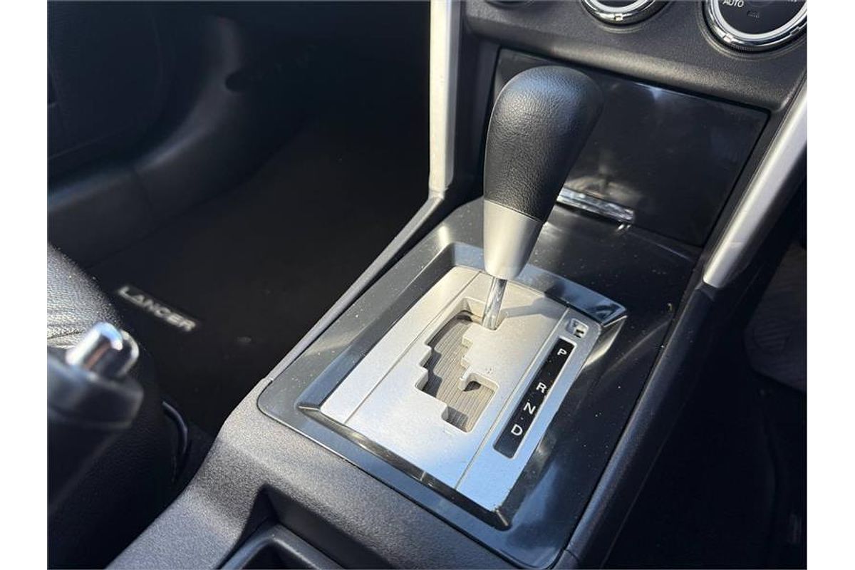 2017 Mitsubishi LANCER ES SPORT CF MY17