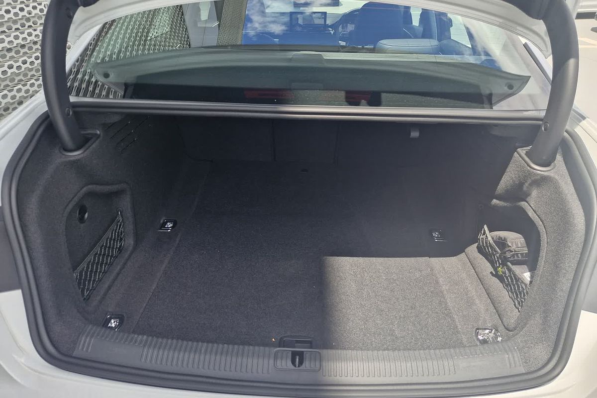 2024 Audi A4 35 TFSI S line B9