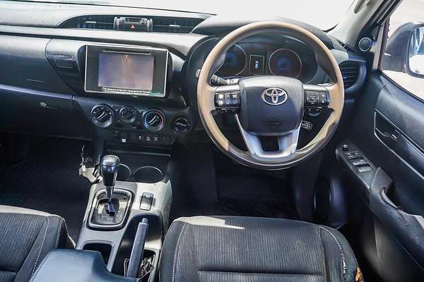 2020 Toyota Hilux SR GUN126R 4X4